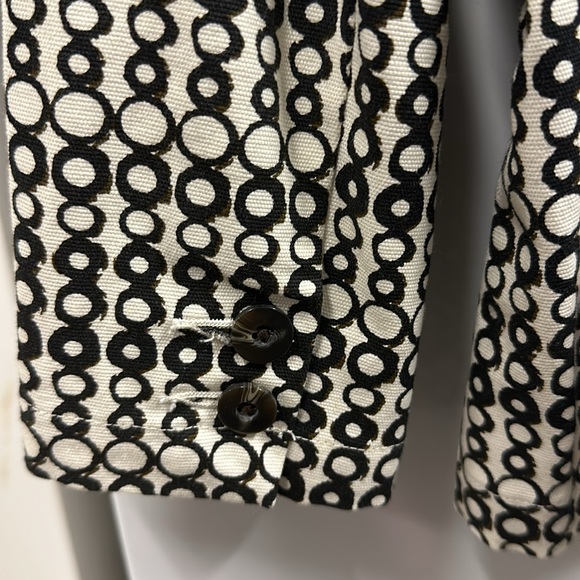 CAbi Black Cream 2 Button Front and Cuff 3 Quarter Sleeve Blazer Jacket Womens 8 - Picture 6 of 12